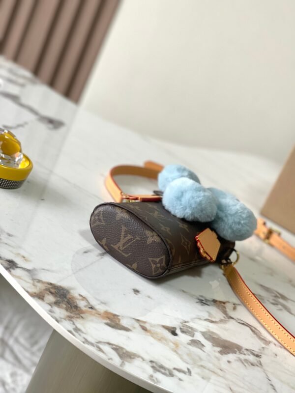 LV VIVIENNE 手机包