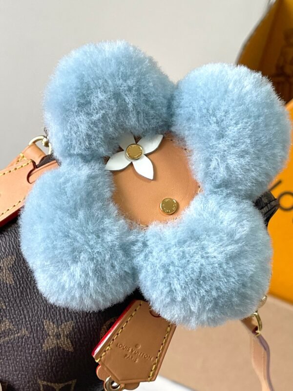 LV VIVIENNE 手机包