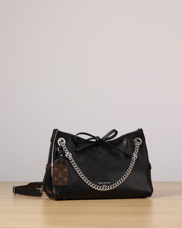 13430514323896978 M12888当季新款 CARRYALL BB 手袋