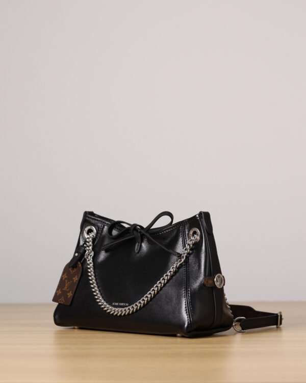 13430514326292306 M12888当季新款 CARRYALL BB 手袋