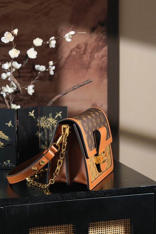𝐃𝐀𝐔𝐏𝐇𝐈𝐍𝐄 芯片菱形跳动码新版系列 #M𝟒𝟓𝟗𝟓𝟖