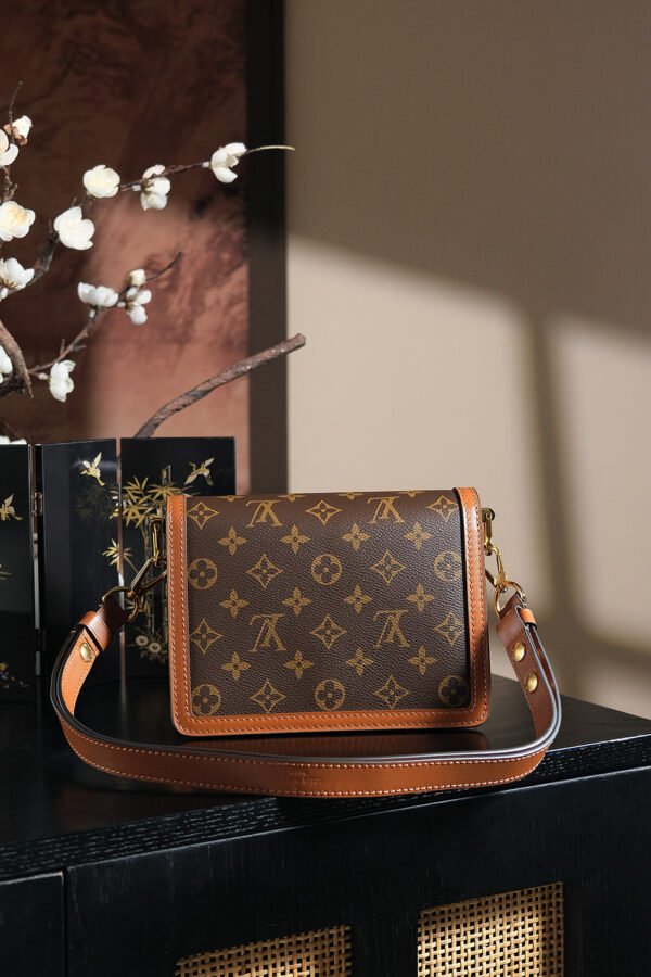 𝐌𝐈𝐍𝐈 𝐃𝐀𝐔𝐏𝐇𝐈𝐍𝐄 芯片菱形跳动码新版系列 #M𝟒𝟓𝟗𝟓𝟗