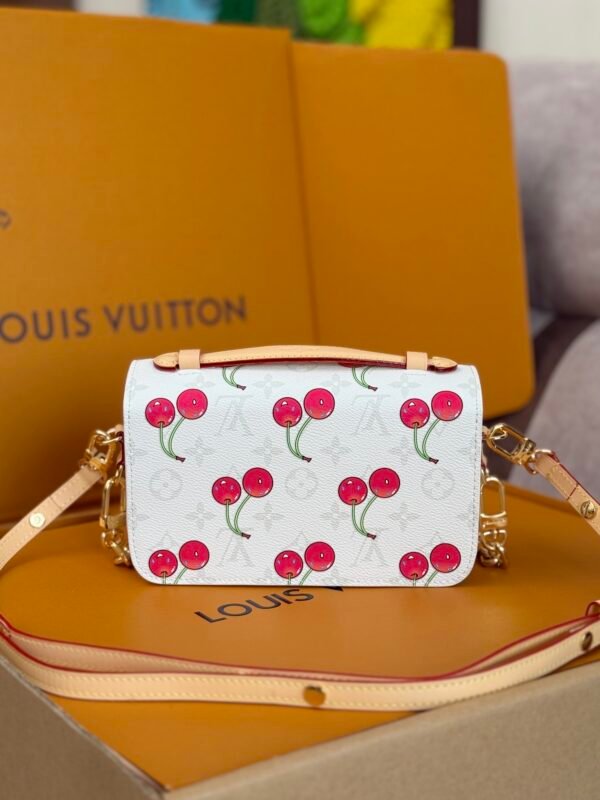 M14231  Pochette Métis East West 手袋