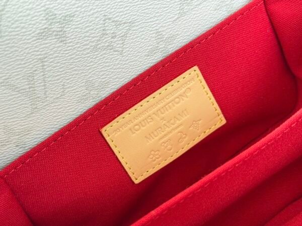 M14231  Pochette Métis East West 手袋