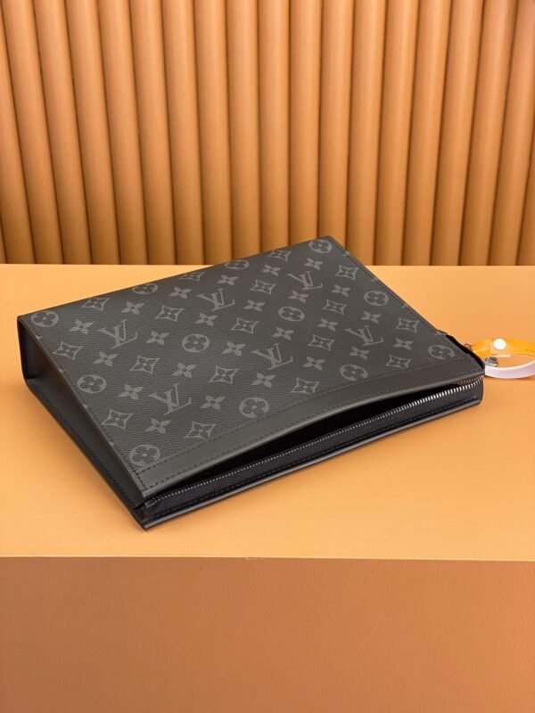 M61692 POCHETTE VOYAGE 中号手袋