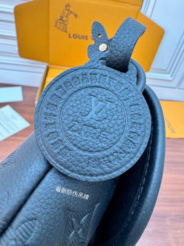 M12636 Pulse Wearable Wallet邮差包