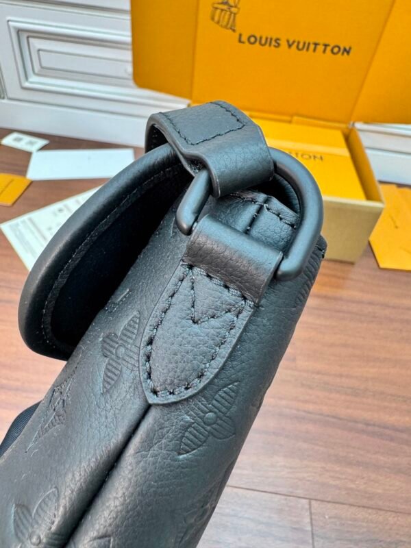 M12636 Pulse Wearable Wallet邮差包