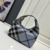 Burberry Mini Peg系列 格纹手提饭盒包