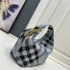 Burberry Mini Peg系列 格纹手提饭盒包