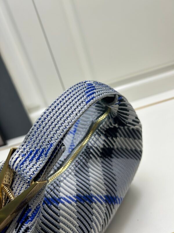 Burberry Mini Peg系列 格纹手提饭盒包