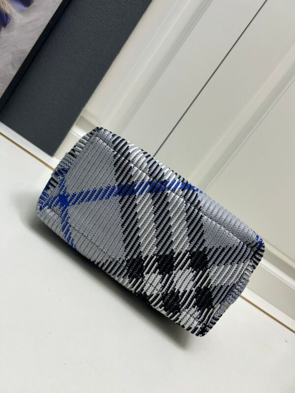 Burberry Mini Peg系列 格纹手提饭盒包