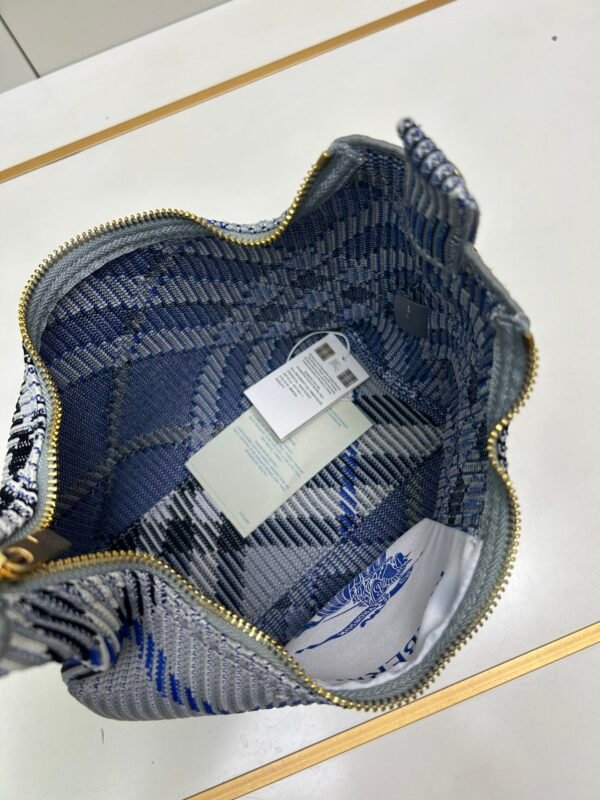 Burberry Mini Peg系列 格纹手提饭盒包
