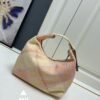 Burberry Mini Peg系列 格纹手提饭盒包