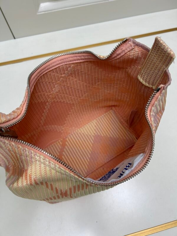 Burberry Mini Peg系列 格纹手提饭盒包