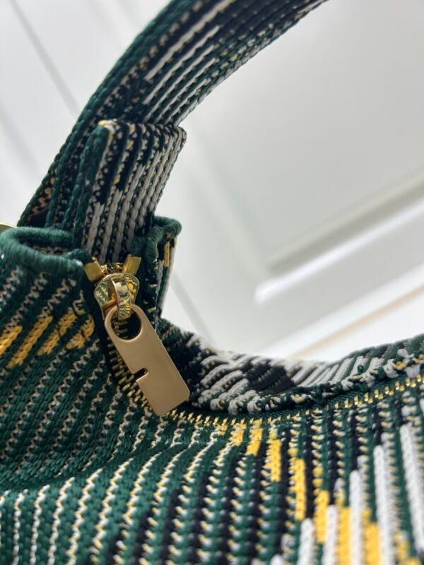 Burberry Mini Peg系列 格纹手提饭盒包