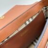 Burberry 經典格纹元素的翻盖斜挎小方包