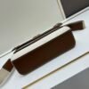 Burberry 經典格纹元素的翻盖斜挎小方包