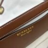 Burberry 經典格纹元素的翻盖斜挎小方包