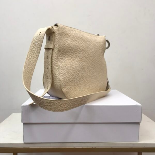 （Burberry）Knight骑士包