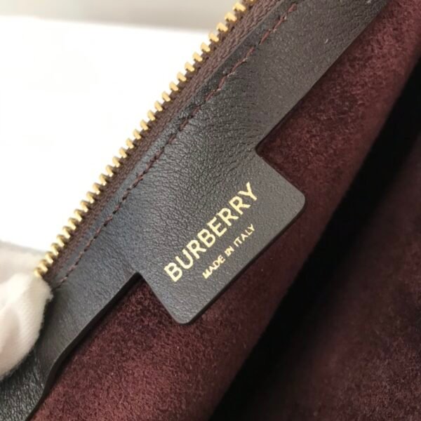 （Burberry）复古风半月形麂皮腋下斜挎包