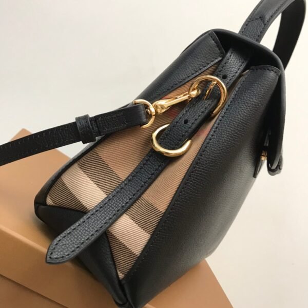 （Burberry）复古风黑色皮质手提斜挎小包