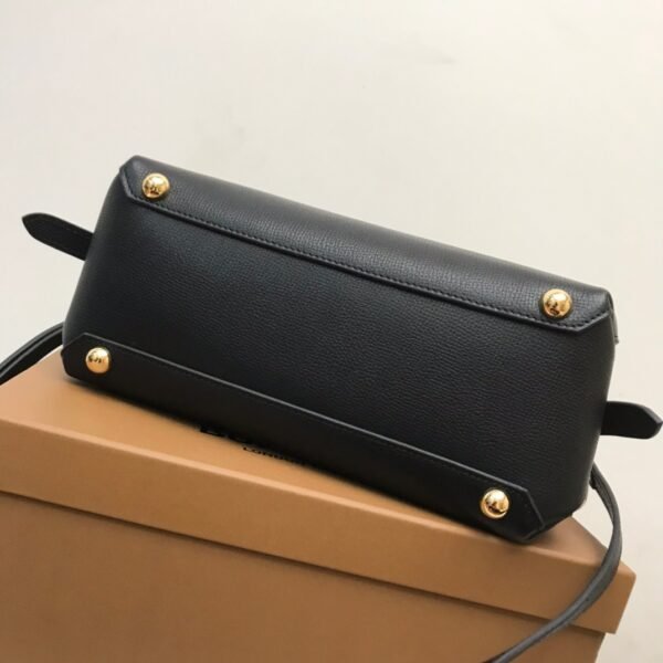 （Burberry）复古风黑色皮质手提斜挎小包