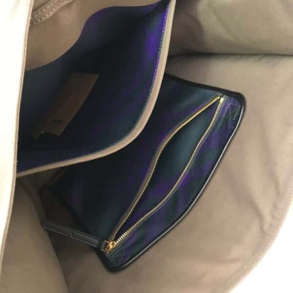 （Burberry）工装风竖款邮差托特包