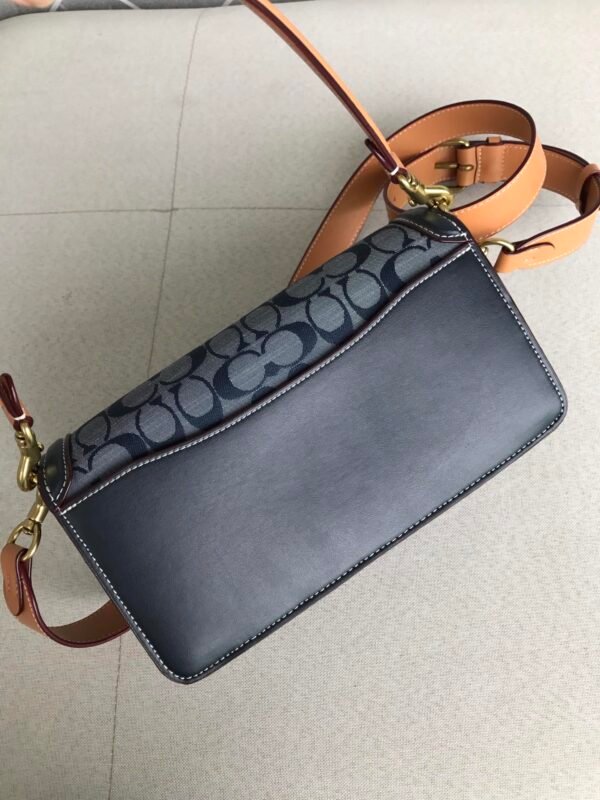 Coach 3700 腋下法棍包