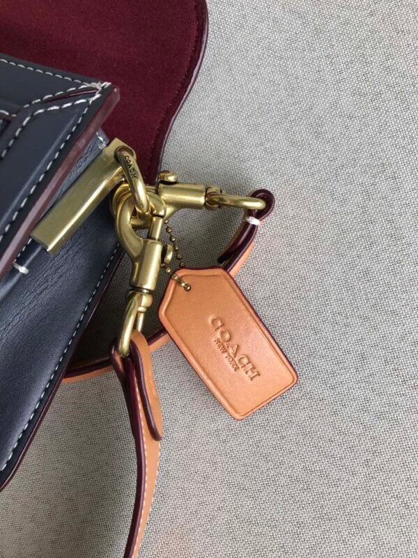 Coach 3700 腋下法棍包