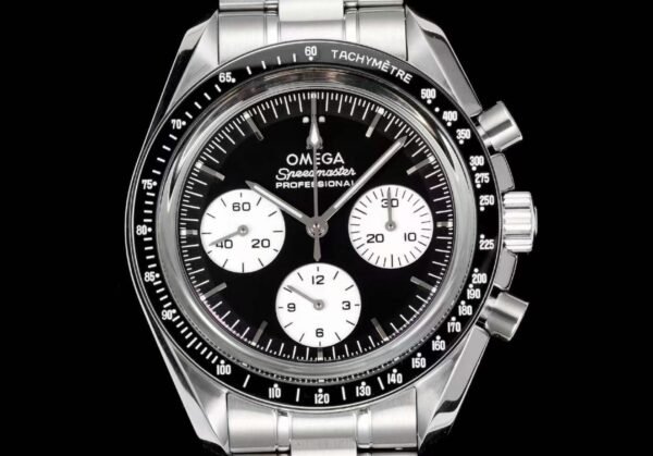 欧米茄 OMEGA 超霸系列 超霸反转熊猫盘月球表 黑白之间，重塑经典