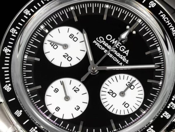欧米茄 OMEGA 超霸系列 超霸反转熊猫盘月球表 黑白之间，重塑经典